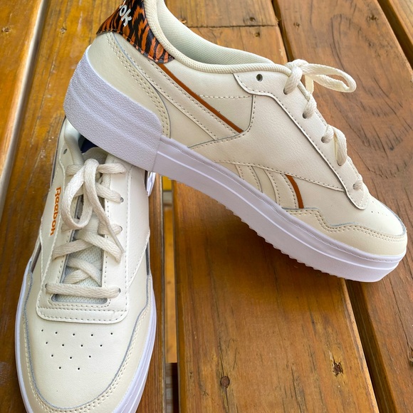 NWOT Reebok Club C Style Sneakers Women’s Size 8 - Picture 2 of 5